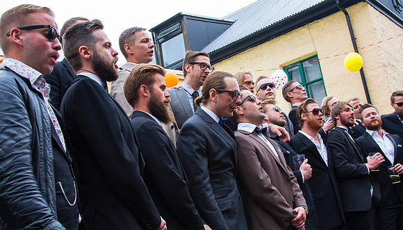 Impromptu Choir  Performs